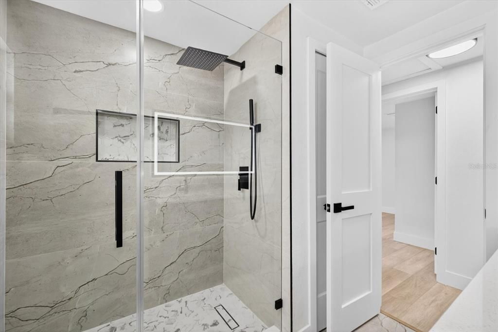 合同活跃: $439,900 (3 贝兹, 2 浴室, 1612 平方英尺)