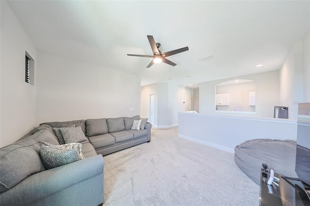 На продажу: $570,000 (4 спален, 4 ванн, 2949 Квадратных фут)