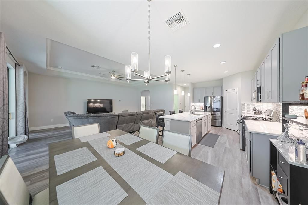 На продажу: $570,000 (4 спален, 4 ванн, 2949 Квадратных фут)