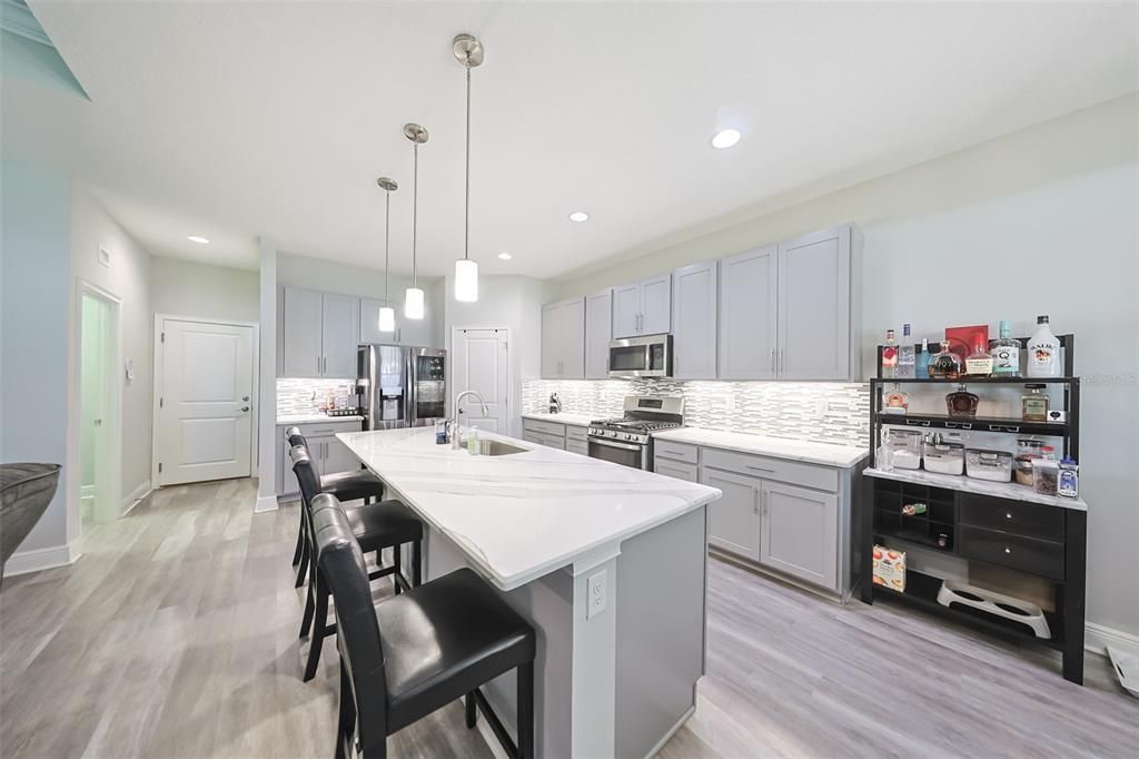 На продажу: $570,000 (4 спален, 4 ванн, 2949 Квадратных фут)