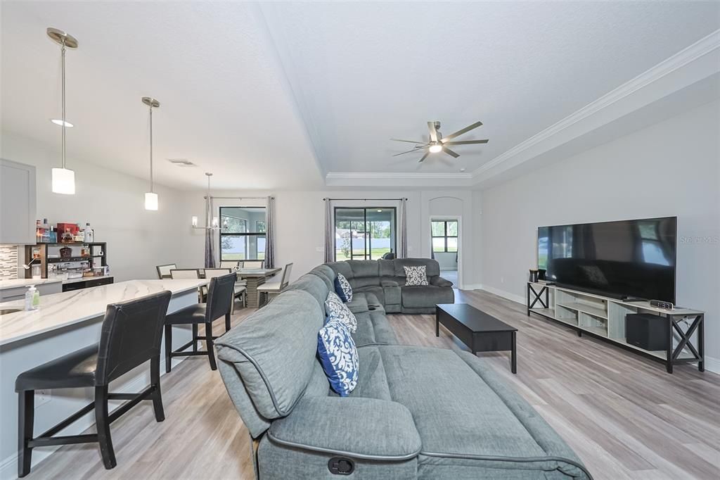 На продажу: $570,000 (4 спален, 4 ванн, 2949 Квадратных фут)