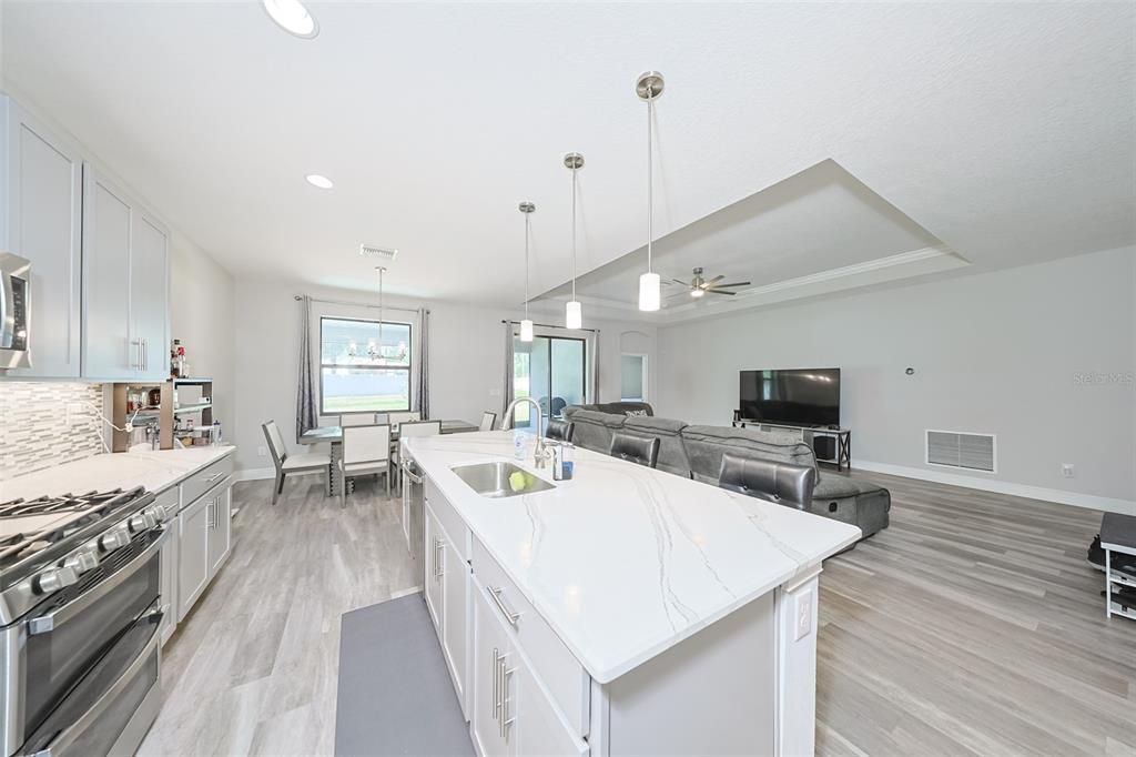 На продажу: $570,000 (4 спален, 4 ванн, 2949 Квадратных фут)