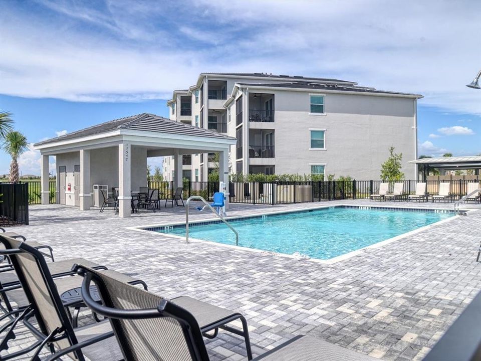 待售: $359,000 (2 贝兹, 2 浴室, 1353 平方英尺)