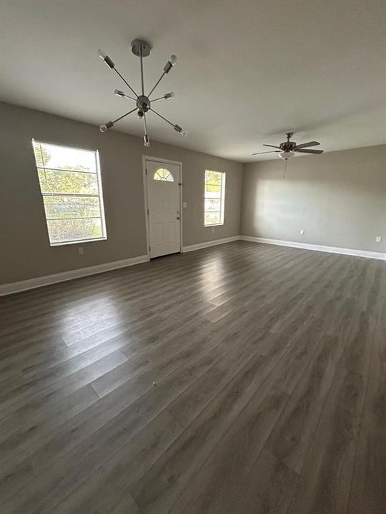 出租: $1,750 (2 贝兹, 2 浴室, 874 平方英尺)