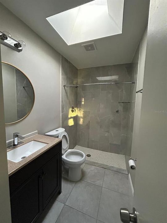 出租: $1,750 (2 贝兹, 2 浴室, 874 平方英尺)