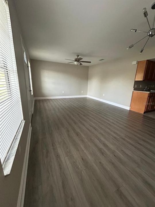 出租: $1,750 (2 贝兹, 2 浴室, 874 平方英尺)