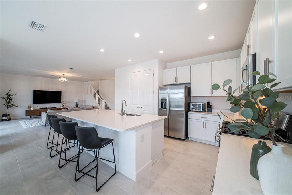 待售: $699,900 (5 贝兹, 4 浴室, 3251 平方英尺)