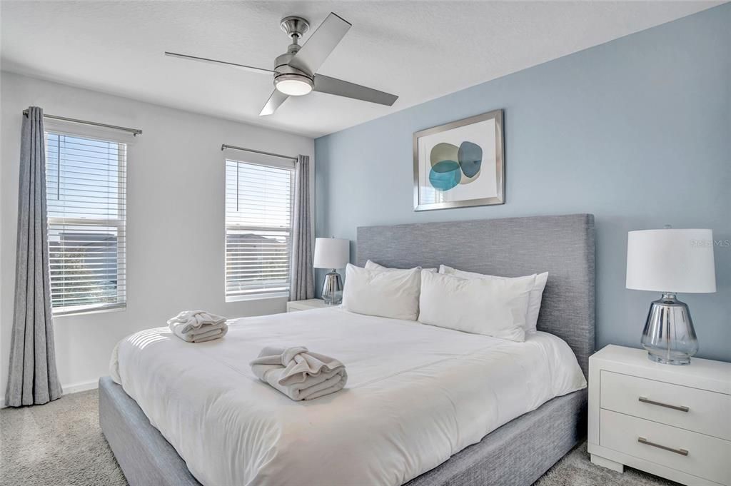 待售: $645,000 (5 贝兹, 4 浴室, 2299 平方英尺)