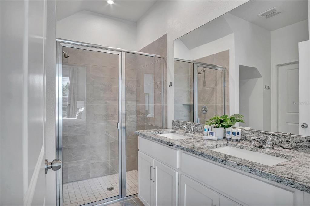 待售: $645,000 (5 贝兹, 4 浴室, 2299 平方英尺)