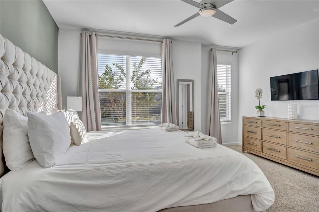 待售: $645,000 (5 贝兹, 4 浴室, 2299 平方英尺)