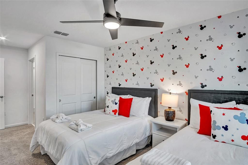 待售: $645,000 (5 贝兹, 4 浴室, 2299 平方英尺)