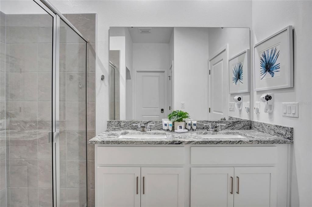 待售: $645,000 (5 贝兹, 4 浴室, 2299 平方英尺)