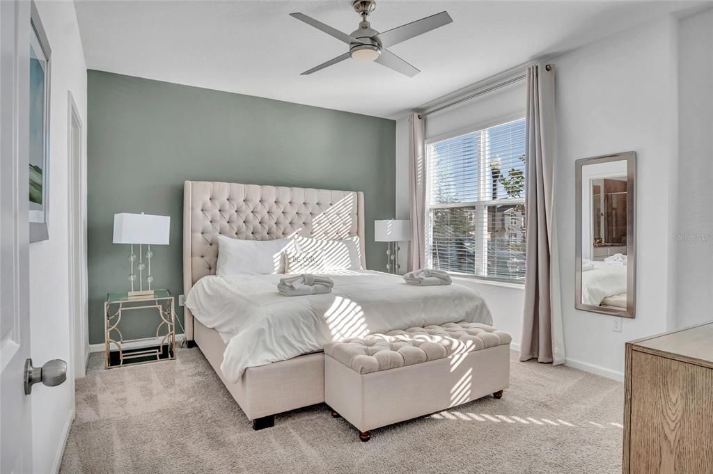 待售: $645,000 (5 贝兹, 4 浴室, 2299 平方英尺)