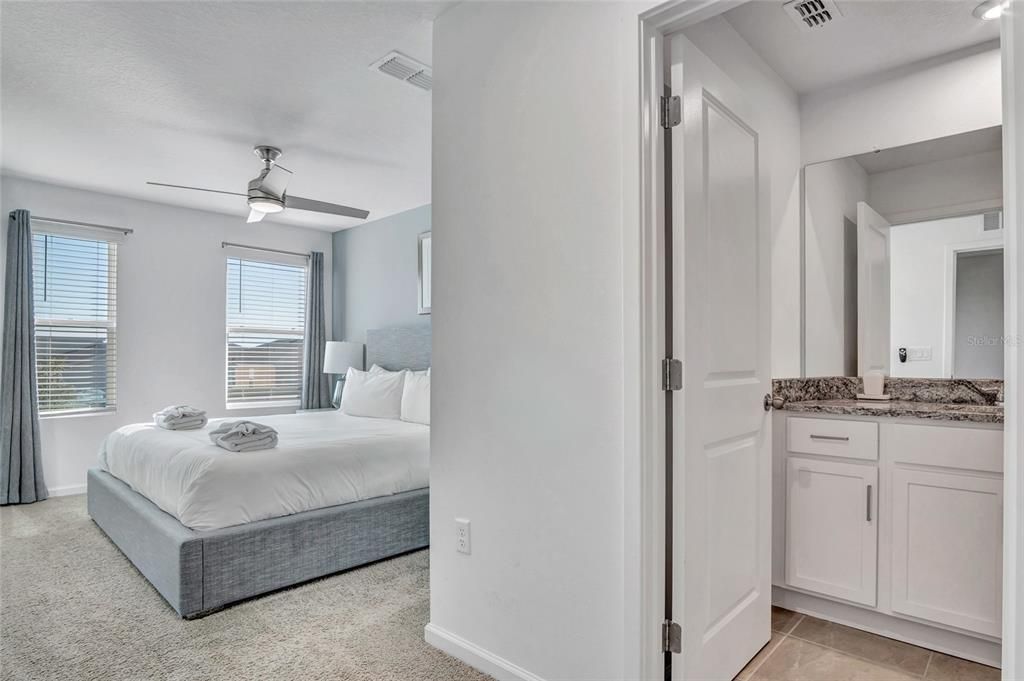 待售: $645,000 (5 贝兹, 4 浴室, 2299 平方英尺)