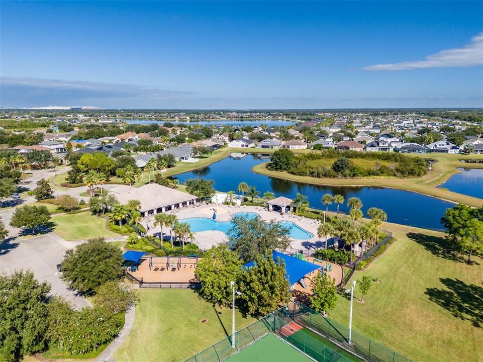 待售: $500,000 (4 贝兹, 2 浴室, 2412 平方英尺)