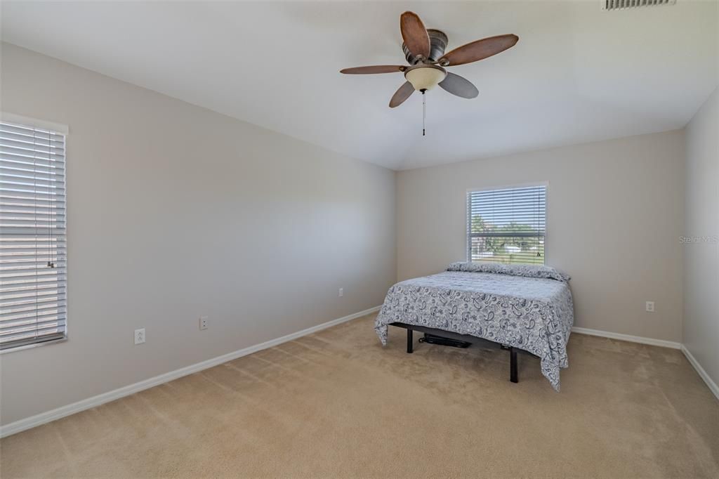 待售: $500,000 (4 贝兹, 2 浴室, 2412 平方英尺)