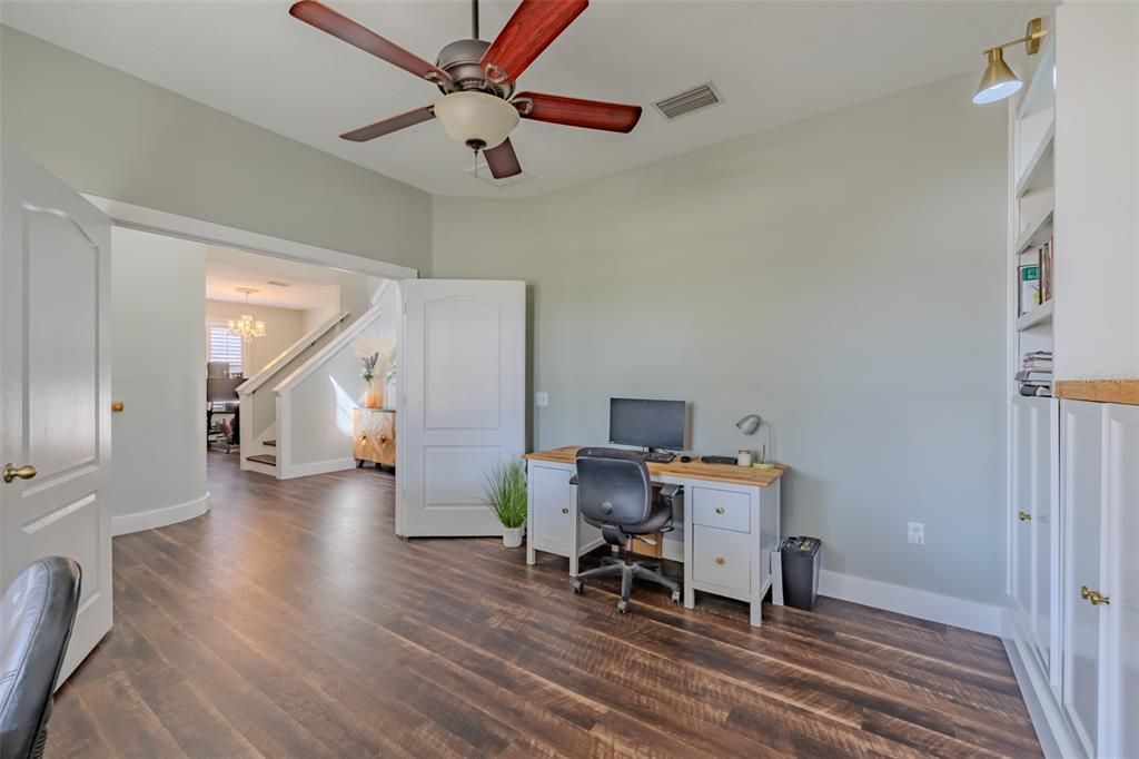 待售: $500,000 (4 贝兹, 2 浴室, 2412 平方英尺)