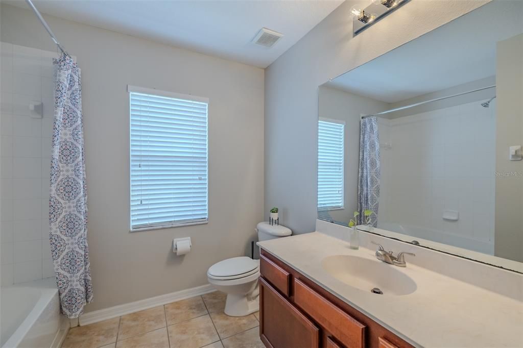 待售: $500,000 (4 贝兹, 2 浴室, 2412 平方英尺)