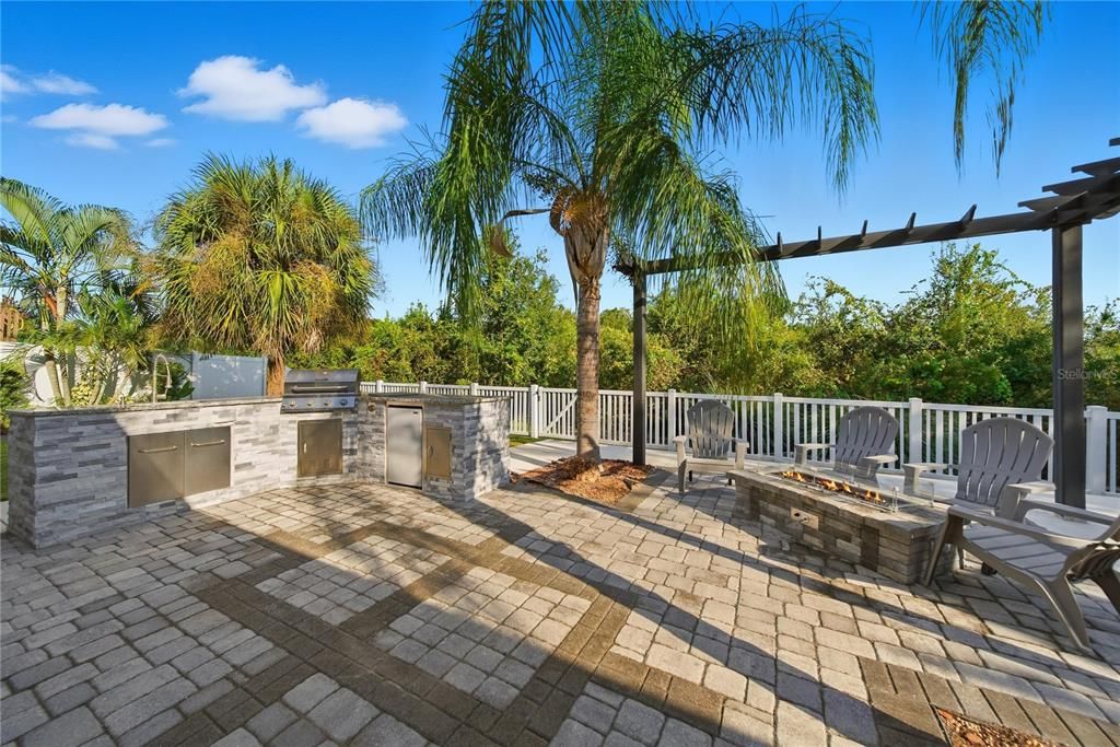 For Sale: $369,900 (3 beds, 2 baths, 1602 Square Feet)