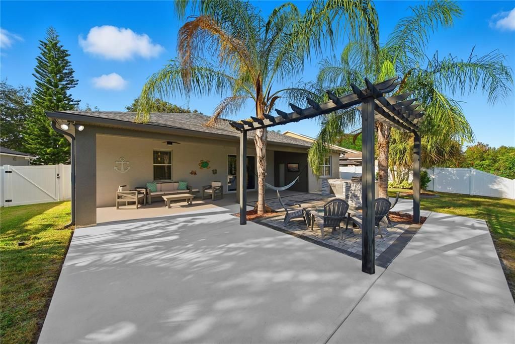 For Sale: $369,900 (3 beds, 2 baths, 1602 Square Feet)