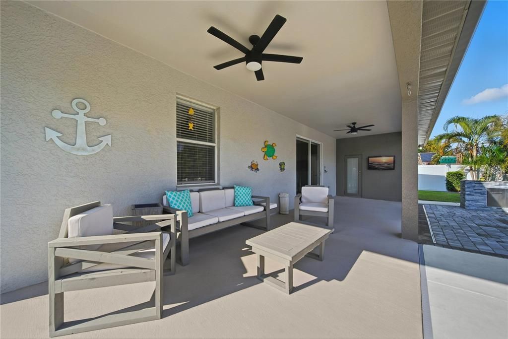 For Sale: $369,900 (3 beds, 2 baths, 1602 Square Feet)