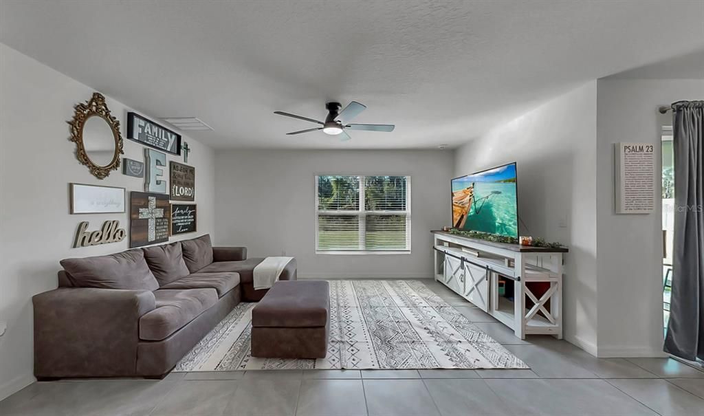 For Sale: $375,000 (4 beds, 2 baths, 1846 Square Feet)