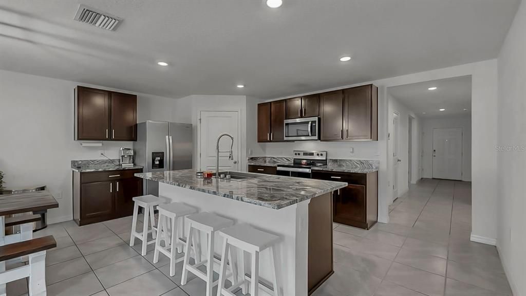 For Sale: $375,000 (4 beds, 2 baths, 1846 Square Feet)