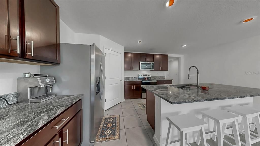 For Sale: $375,000 (4 beds, 2 baths, 1846 Square Feet)