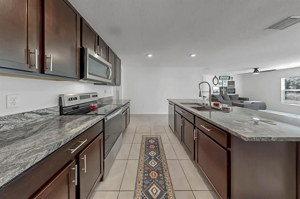 For Sale: $375,000 (4 beds, 2 baths, 1846 Square Feet)