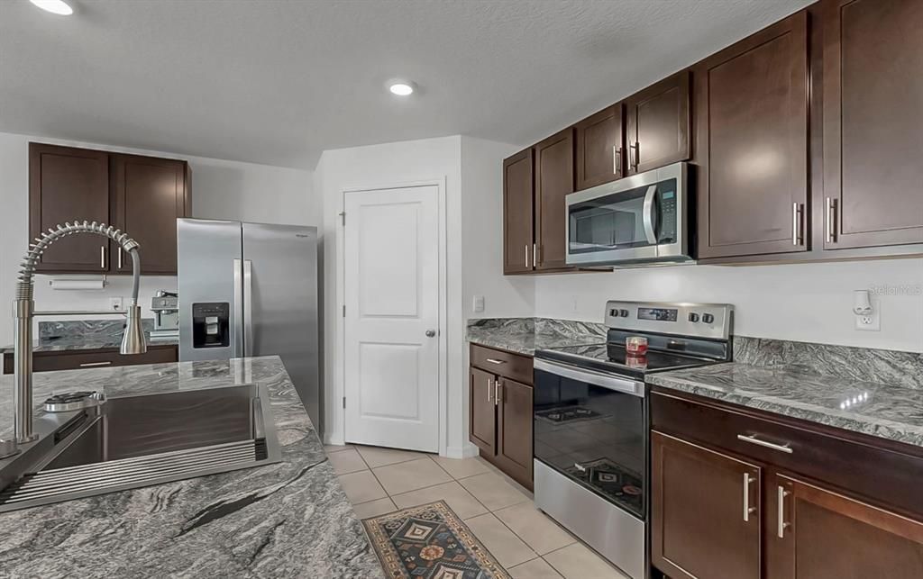 For Sale: $375,000 (4 beds, 2 baths, 1846 Square Feet)