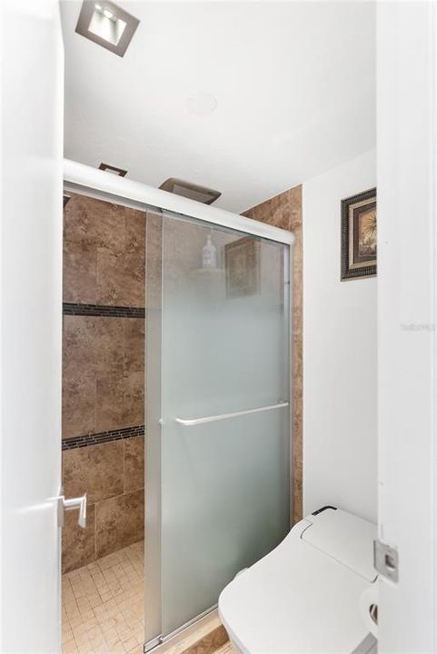 В аренду: $9,500 (2 спален, 2 ванн, 1403 Квадратных фут)