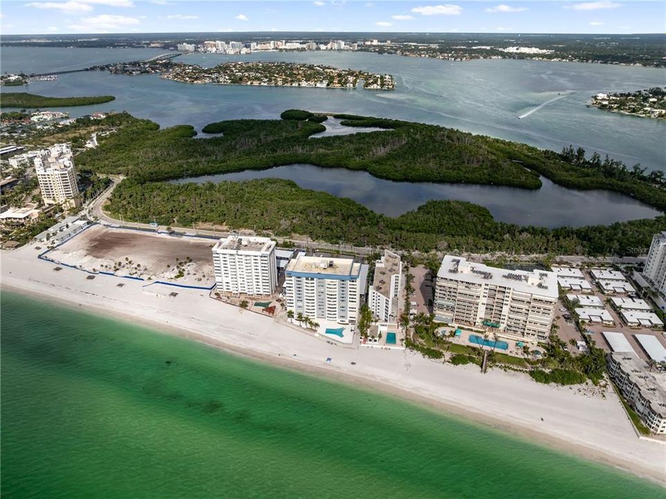 В аренду: $9,500 (2 спален, 2 ванн, 1403 Квадратных фут)