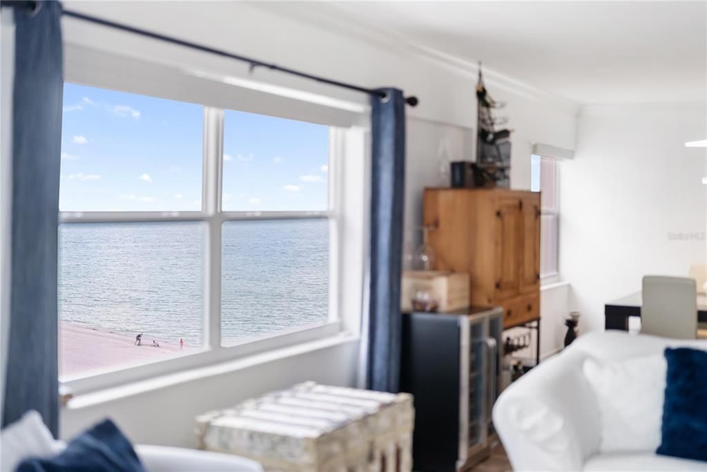 В аренду: $9,500 (2 спален, 2 ванн, 1403 Квадратных фут)