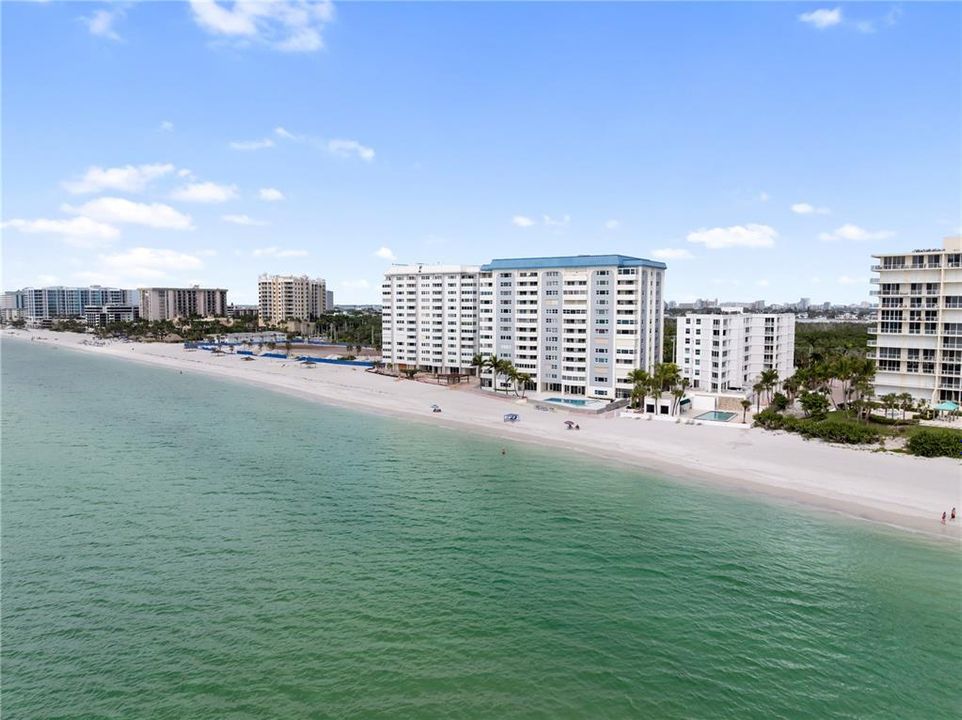 В аренду: $9,500 (2 спален, 2 ванн, 1403 Квадратных фут)