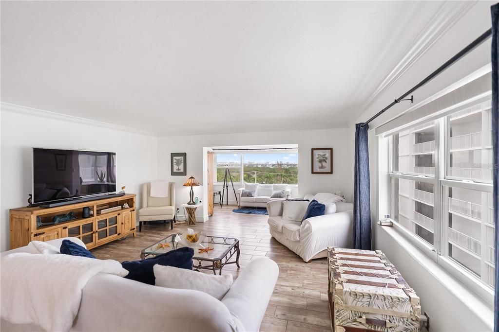 В аренду: $9,500 (2 спален, 2 ванн, 1403 Квадратных фут)