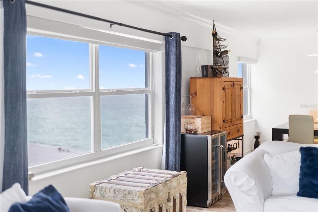 В аренду: $9,500 (2 спален, 2 ванн, 1403 Квадратных фут)