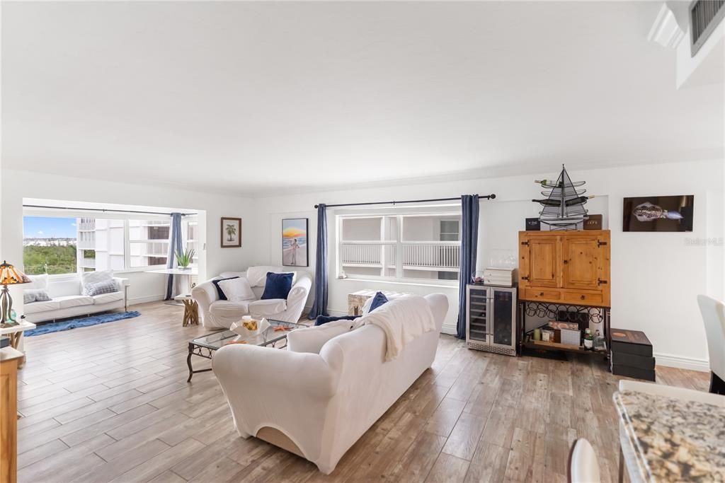 В аренду: $9,500 (2 спален, 2 ванн, 1403 Квадратных фут)