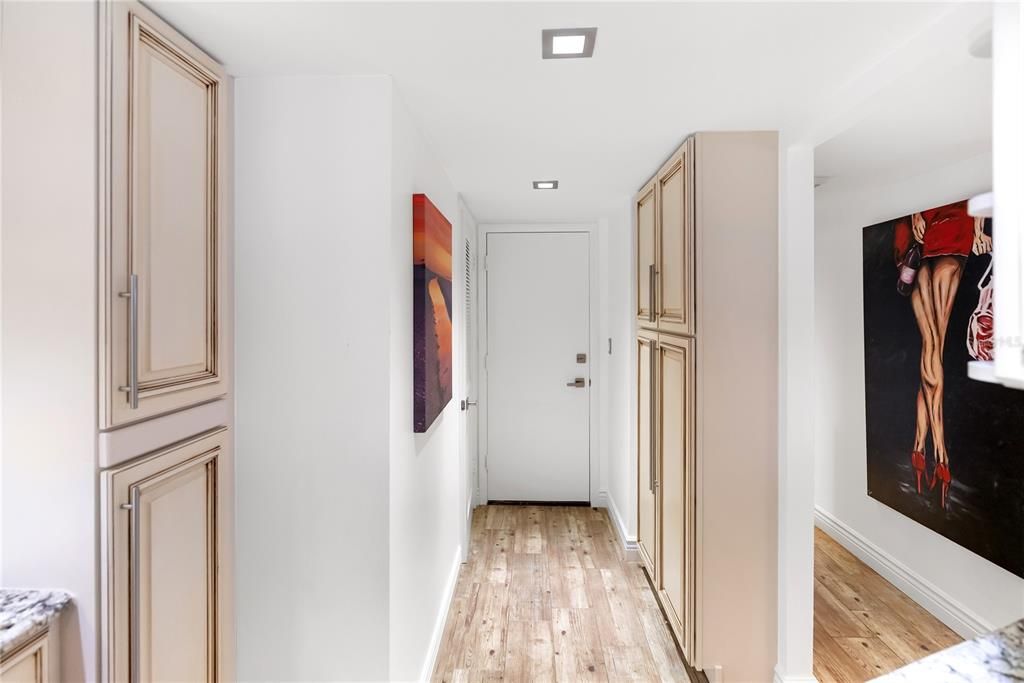 В аренду: $9,500 (2 спален, 2 ванн, 1403 Квадратных фут)