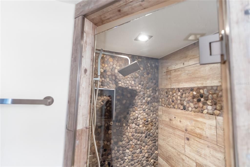 В аренду: $9,500 (2 спален, 2 ванн, 1403 Квадратных фут)