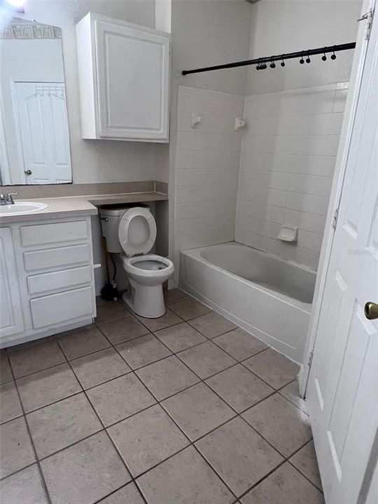 For Sale: $160,000 (2 beds, 1 baths, 901 Square Feet)