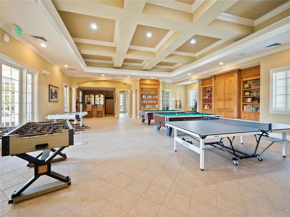 For Sale: $160,000 (2 beds, 1 baths, 901 Square Feet)