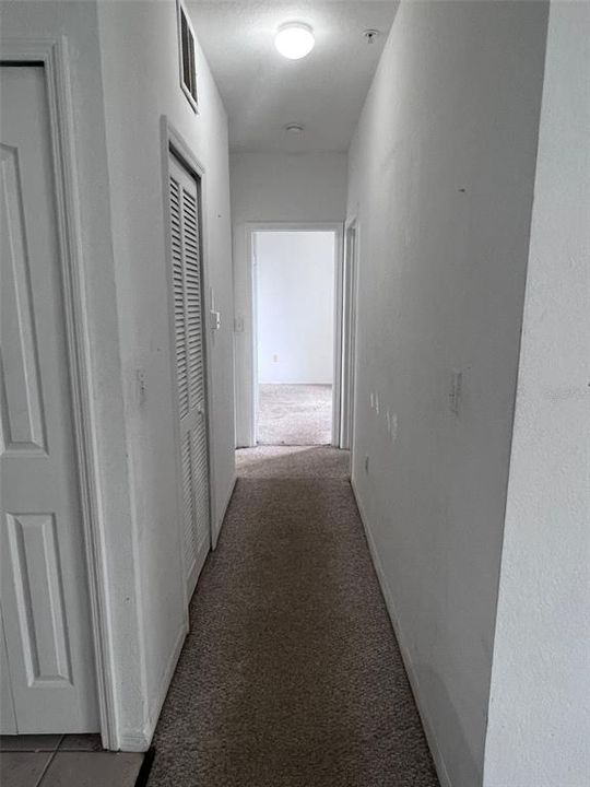 For Sale: $160,000 (2 beds, 1 baths, 901 Square Feet)