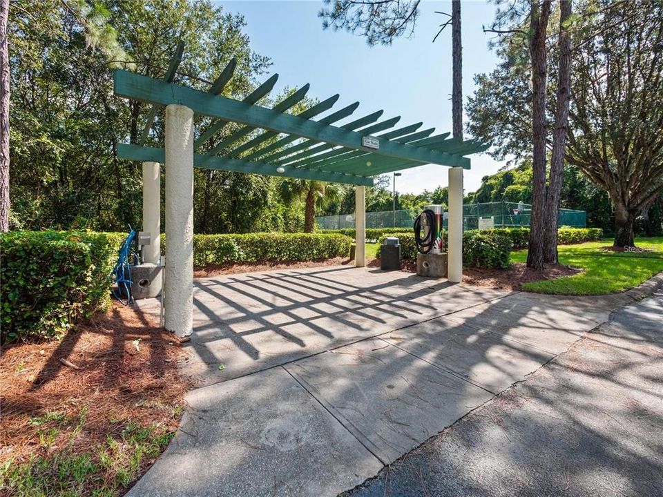 For Sale: $160,000 (2 beds, 1 baths, 901 Square Feet)