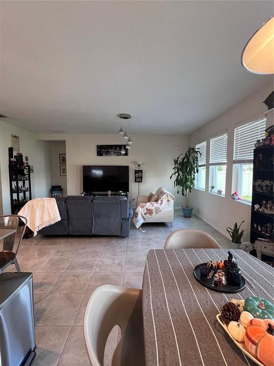 For Sale: $399,000 (4 beds, 2 baths, 1859 Square Feet)