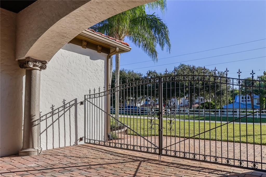 En Venta: $1,999,900 (4 camas, 4 baños, 4247 Pies cuadrados)