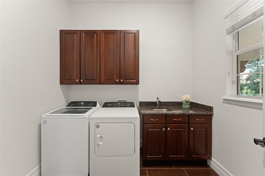 En Venta: $1,999,900 (4 camas, 4 baños, 4247 Pies cuadrados)