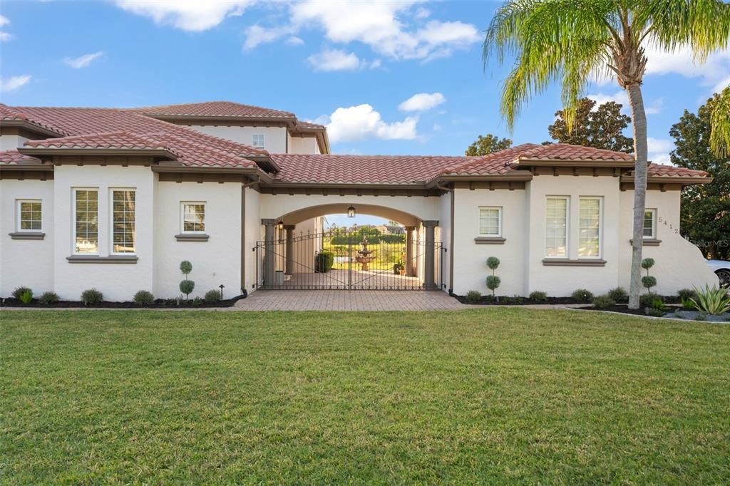 En Venta: $1,999,900 (4 camas, 4 baños, 4247 Pies cuadrados)