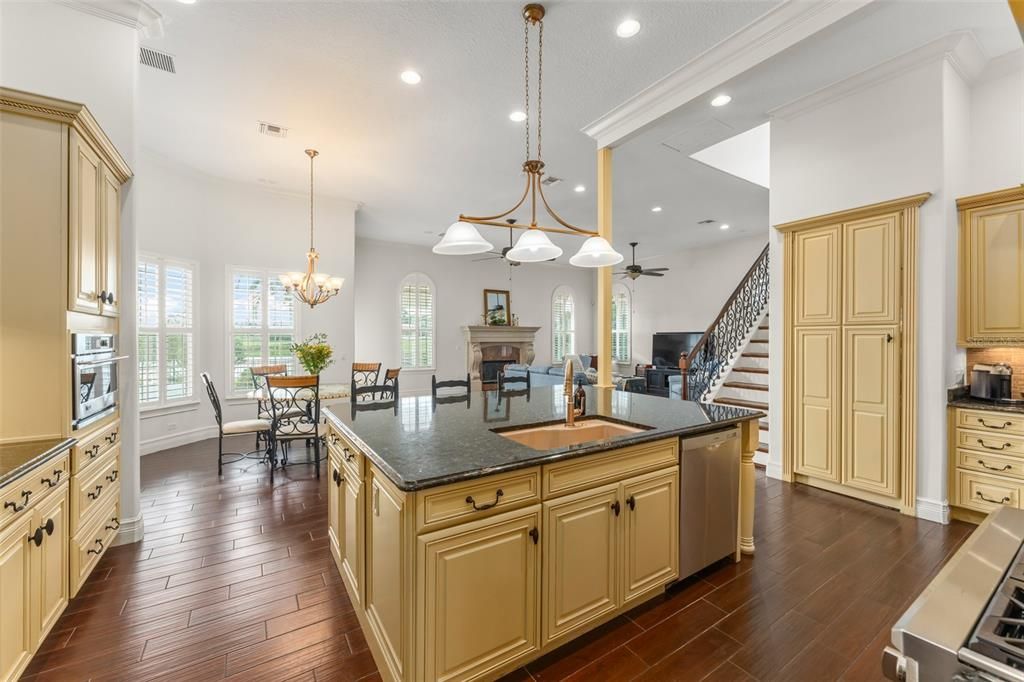 En Venta: $1,999,900 (4 camas, 4 baños, 4247 Pies cuadrados)