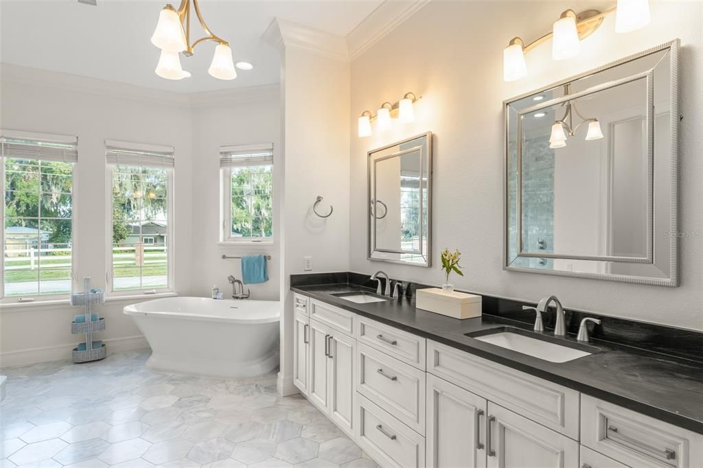 En Venta: $1,999,900 (4 camas, 4 baños, 4247 Pies cuadrados)