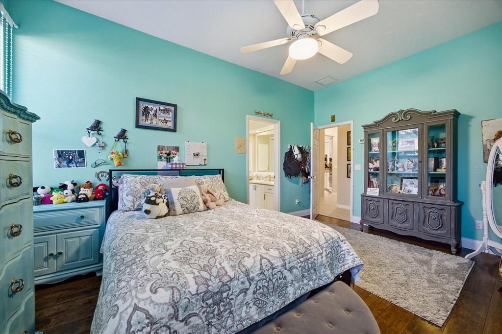 For Sale: $1,425,000 (5 beds, 4 baths, 4144 Square Feet)